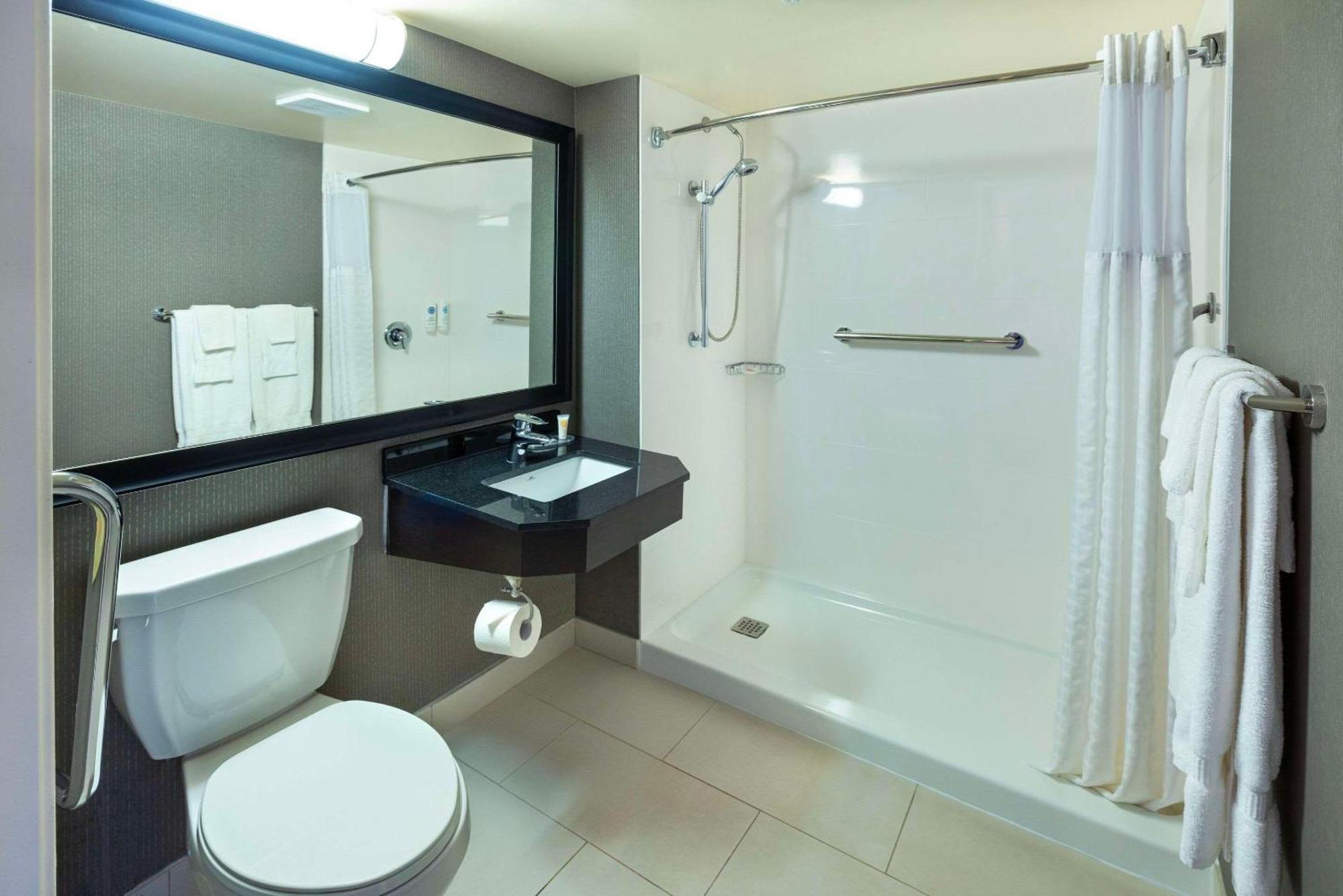 Comfort Inn 3*
